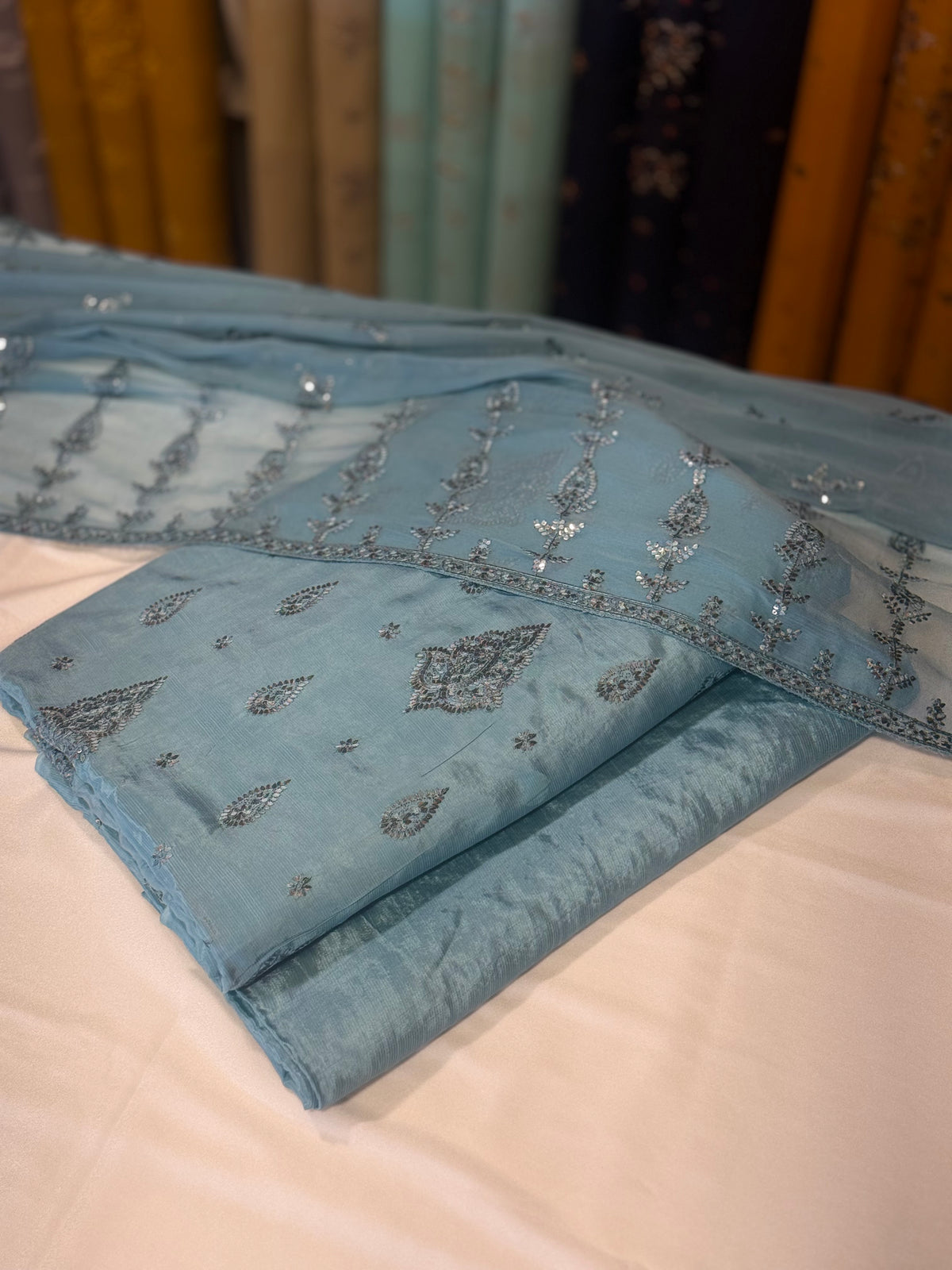 Row Silk 3Ps | Allover Light Buti